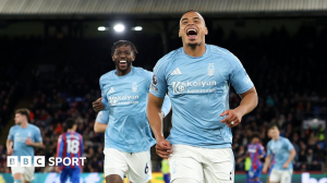 Nottingham Forest remained in the race for a Champions League place despite being held to a 1-1 draw by Crystal Palace at Selhurst Park.