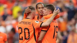The Netherlands cruised past Sweden 5-1 to all but mathematically guarantee a place in the last 32 of the World Cup, with all six goals scored by players from the Premier League.