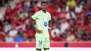 Marcus Rashford was taken off at half-time on his full Barcelona debut before the defending La Liga champions staged a fightback from two goals down to beat Levante.