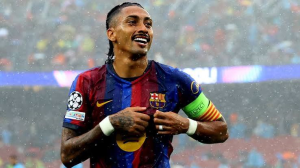 Raphinha continued his remarkable goalscoring start to the season with another double as Barcelona turned on the style against Feyenoord in the Champions League.