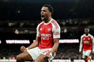 Arsenal scored from two trademark corners to beat 10-man Chelsea at Emirates Stadium and regain their five-point lead at the top of the Premier League.