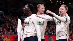 West Ham turned the set-piece tables on Manchester United to snatch a draw at Old Trafford thanks to Soungoutou Magassa's 83rd-minute equaliser.