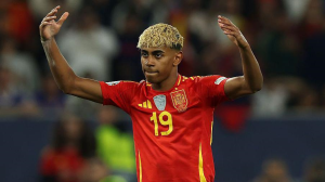 Lamine Yamal scored twice as Spain produced a superb display to beat France in a nine-goal thriller and set up a Nations League final with Portugal.
