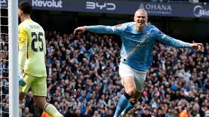 Manchester City closed in ominously on Premier League leaders Arsenal with victory in a thrilling encounter at Etihad Stadium.