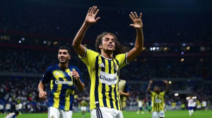 Matteo Guendouzi was at the centre of heated scenes at full-time following Fenerbahce's 2-1 win against Lyon in the Champions League play-offs second leg.