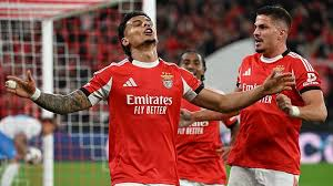 Benfica gave their hopes of reaching the knockout play-off round of the Champions League a big boost as they defeated Napoli to record successive wins in the competition.