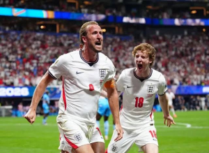 England were spared one of the biggest humiliations in their World Cup history by Harry Kane's two late goals as they came from behind to beat DR Congo in Atlanta to reach the last 16.
