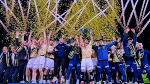 Viking FK have wrapped up their first Norwegian league title in 34 years, sparking big celebrations in the city of Stavanger.