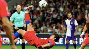 Joao Neves scored from two overhead kicks within seven minutes as a dominant Paris St-Germain beat Toulouse in a Ligue 1 thriller that also featured four penalties.