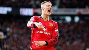 Manchester United fought back to beat 10-man Crystal Palace and go third in the Premier League amid penalty controversy and a contentious red card decision.