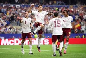Spain are through to the World Cup final after surprising favourites France with a convincing semi-final victory at Dallas Stadium.