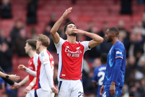 Mikel Merino scored the only goal of the game as Arsenal beat Chelsea to move 12 points behind Premier League leaders Liverpool.