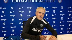 Chelsea have signed Argentina winger Alejandro Garnacho from Manchester United for £40m.