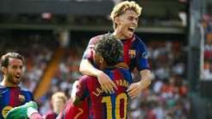 Barcelona maintained their perfect start to the season with a rampant 5-0 win against bottom-placed Valencia.
