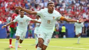 Kylian Mbappe scored his eighth goal of this World Cup to make up for an earlier missed penalty as France proved too good for Morocco and moved into the semi-finals.