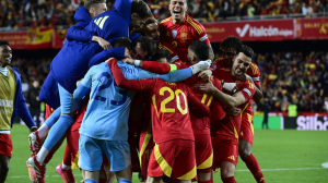 Spain beat the Netherlands on penalties to reach the Nations League semi-finals after a thrilling 3-3 draw.