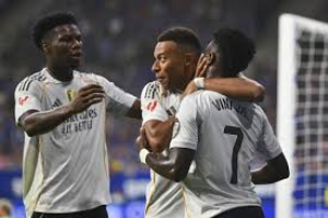 Kylian Mbappe scored twice as Real Madrid continued their perfect start to the season in La Liga with victory at Oviedo.